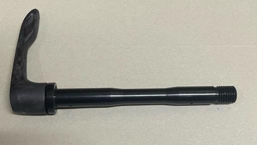 Giant Road Thru axle front